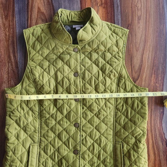 Gorgeous Green J.Jill Quilted Vest Medium Snap Front Pockets Warm - Picture 8 of 11